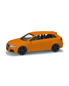 Audi RS3 Sportback, glutorange mit schwarzen Felgen 