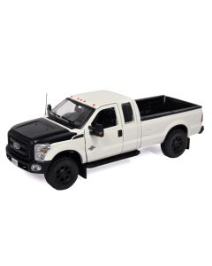 Ford F250 XLT Pickup with Super Cab & 8' Bed - White / Black