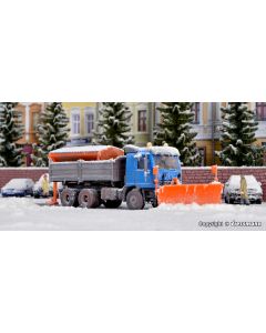 MB Actros mit Schneepflug und Streugerät, Bausatz