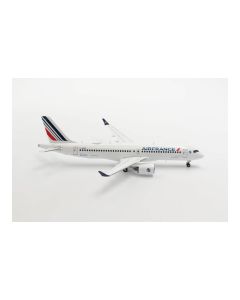 Air France Airbus A220-300 – F-HZUF “Saint-Tropez”