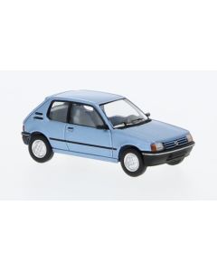 Peugeot 205, metallic-hellblau, 1984