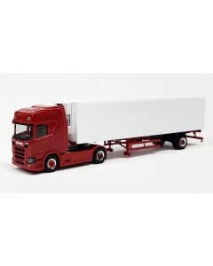 Scania CR HD mit Kofferauflieger, rot/weiss